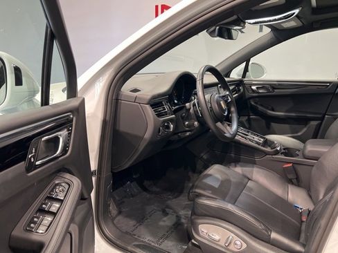 Used 2025 Porsche Macan Turbo image 13