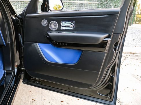 Used 2021 Rolls-Royce Cullinan image 47