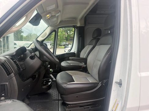 Used 2025 RAM ProMaster 2500 w/ Convenience Group FWD image 10