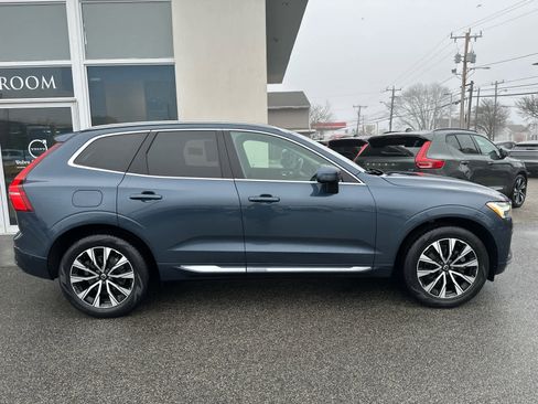 Used 2023 Volvo XC60 B5 Plus image 7