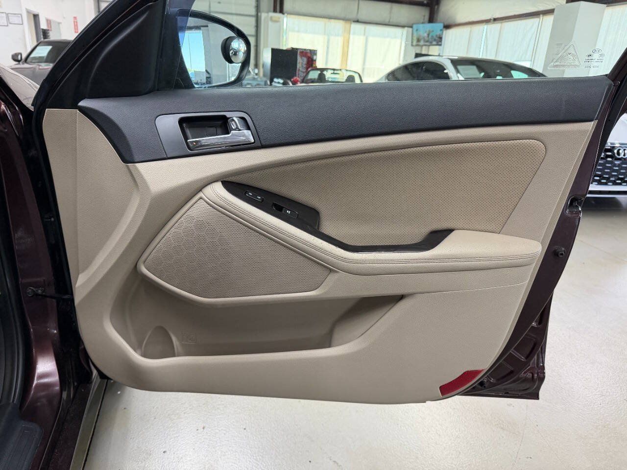 Used 2012 Kia Optima EX FWD image 16