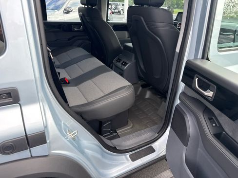 Used 2025 INEOS Grenadier Station Wagon AWD/4WD image 9