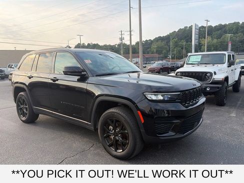 Used 2024 Jeep Grand Cherokee Altitude AWD/4WD image 1