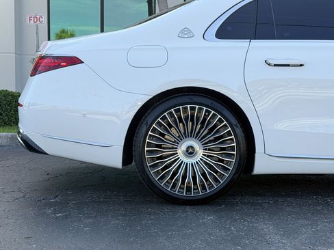 Used 2024 Mercedes-Benz Maybach S 580 4MATIC image 4