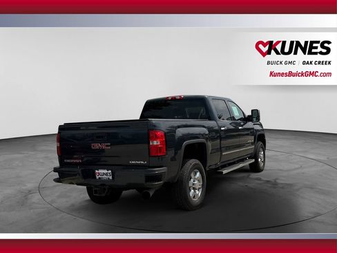 Used 2018 GMC Sierra 3500 Denali w/ Duramax Plus Package AWD/4WD image 10