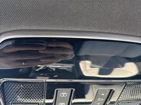 Used 2024 Land Rover Range Rover Sport SE image 2