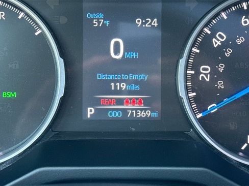 Certified 2022 Toyota RAV4 XLE image 24