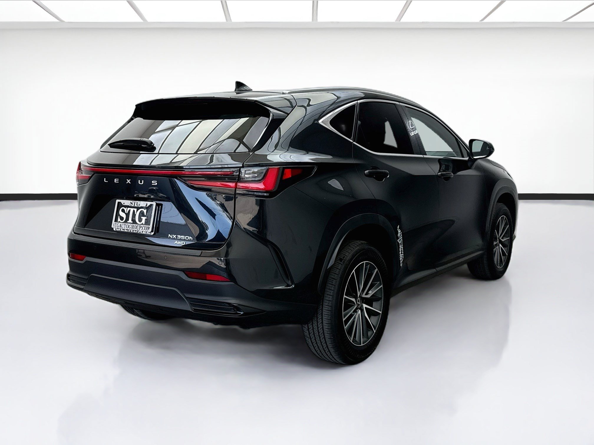 Used 2024 Lexus NX 350h AWD image 4