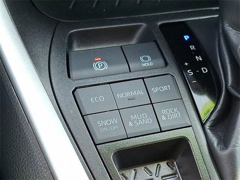 Certified 2024 Toyota RAV4 XLE image 25