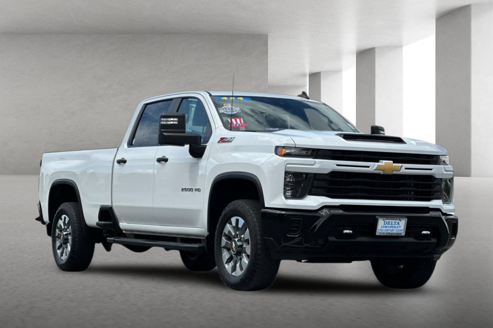 Used 2024 Chevrolet Silverado 2500 Custom w/ Custom Value Package AWD/4WD image 1