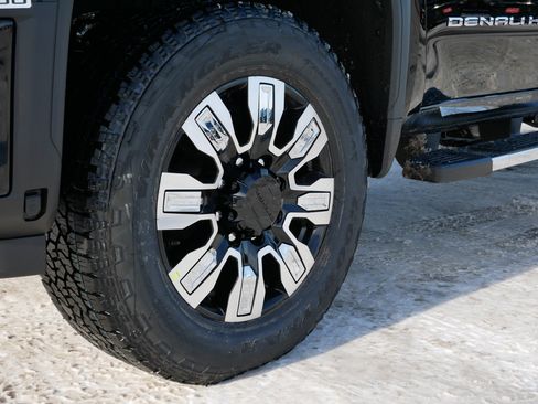 New 2026 GMC Sierra 2500 Denali w/ Denali Reserve Package image 9