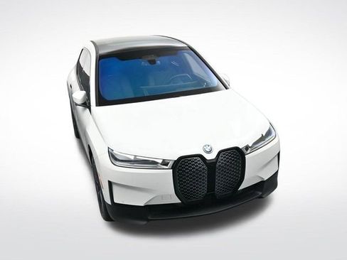 Used 2024 BMW iX xDrive50 w/ Premium Package image 28