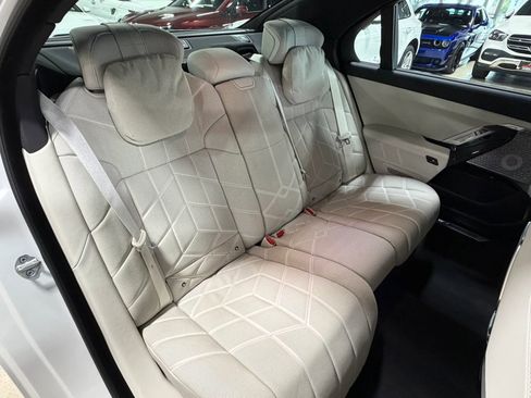 Used 2023 BMW 760i xDrive AWD/4WD image 33