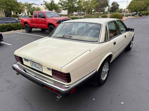 Used 1988 Jaguar XJ6 image 12