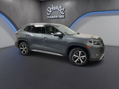 New 2026 Volkswagen Tiguan SE image 2