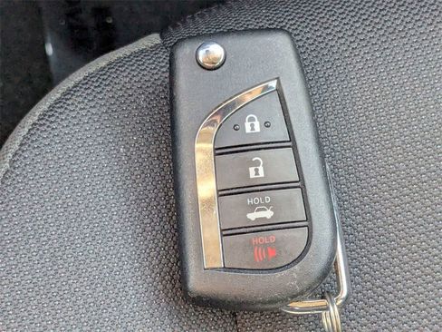 Used 2025 Toyota Corolla LE image 29