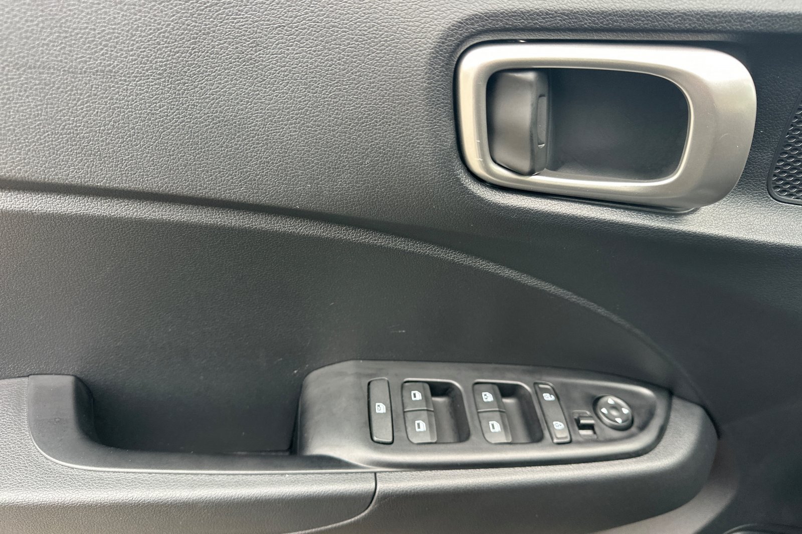 Certified 2026 Hyundai Venue SEL FWD image 14