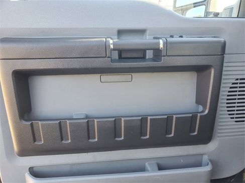 Used 2013 Ford F250 XL image 9