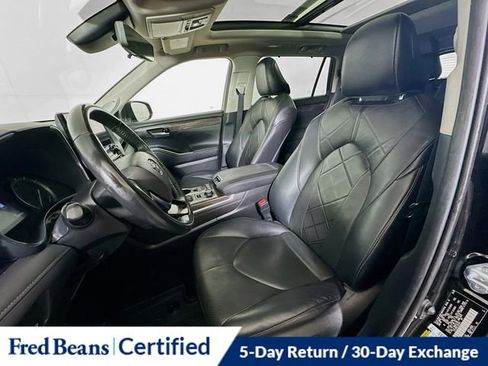 Used 2020 Toyota Highlander Platinum image 22