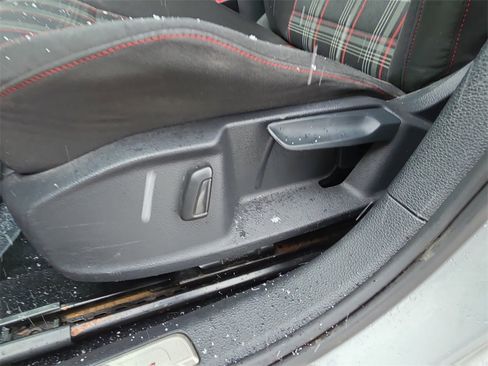 Used 2015 Volkswagen Golf 2.0T S image 23