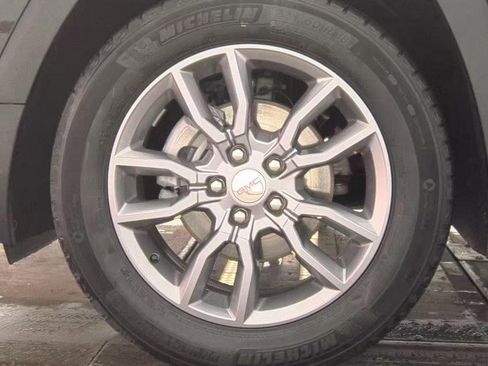 Certified 2024 GMC Terrain SLT w/ Infotainment Package II image 13