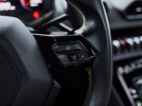 Used 2021 Lamborghini Huracan EVO image 52