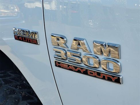 Used 2018 RAM 3500 Tradesman w/ Chrome Appearance Group image 8