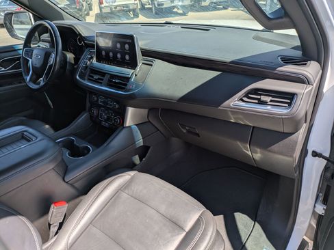Used 2021 Chevrolet Tahoe Z71 w/ Luxury Package AWD/4WD image 35