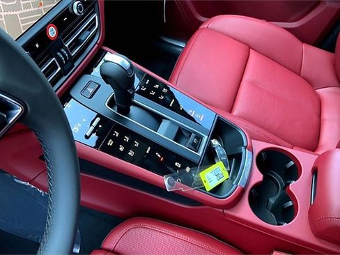 New 2026 Porsche Macan S image 35