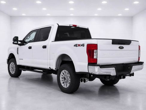 Used 2022 Ford F250 XLT AWD/4WD image 3