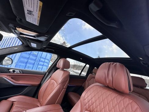 Used 2023 BMW X7 xDrive40i w/ M Sport Package image 13