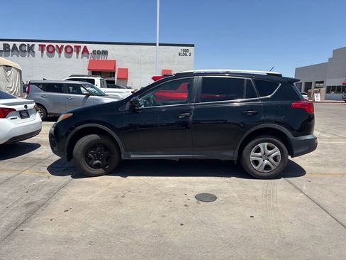 Used 2015 Toyota RAV4 LE FWD image 4