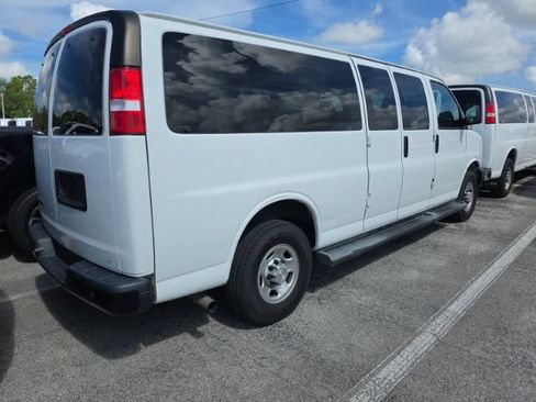 Used 2022 Chevrolet Express 3500 LS RWD image 4