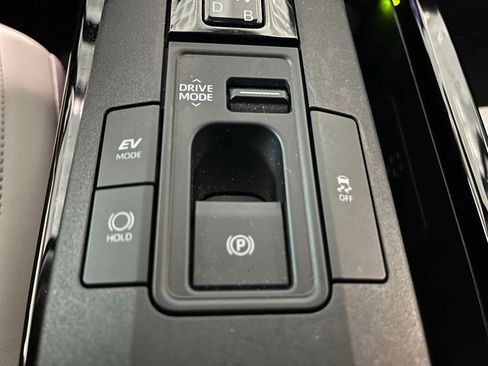Used 2026 Toyota Prius XLE FWD image 28