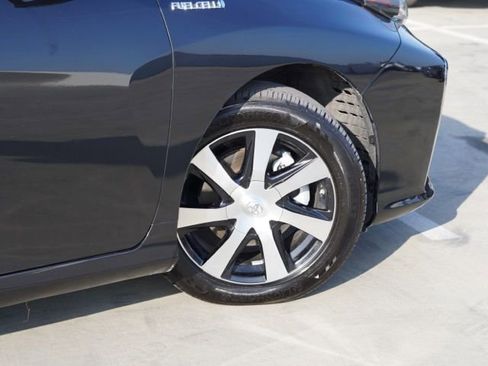 Used 2017 Toyota Mirai image 8