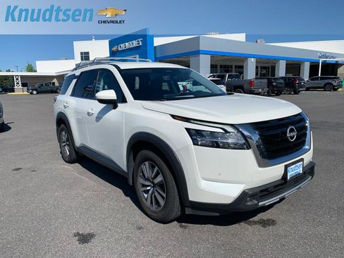 Used 2023 Nissan Pathfinder SL w/ Cargo Package AWD/4WD image 1