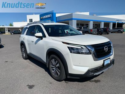 Used 2023 Nissan Pathfinder SL w/ Cargo Package