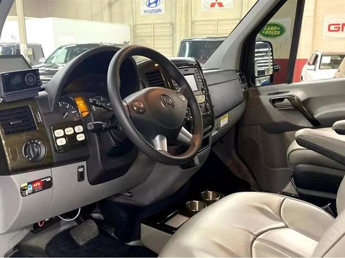 Used 2016 Mercedes-Benz Sprinter 2500 image 23