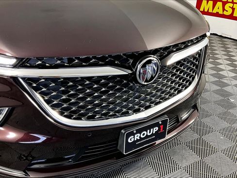 Certified 2022 Buick Enclave Avenir w/ Avenir Technology Package image 28