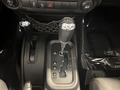 Used 2012 Jeep Wrangler Unlimited Sport AWD/4WD image 19