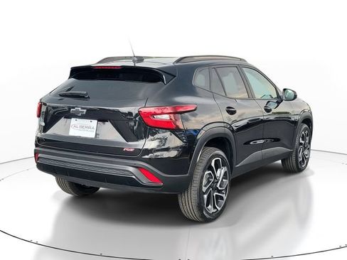 Certified 2025 Chevrolet Trax RS w/ Driver Confidence Package FWD image 4
