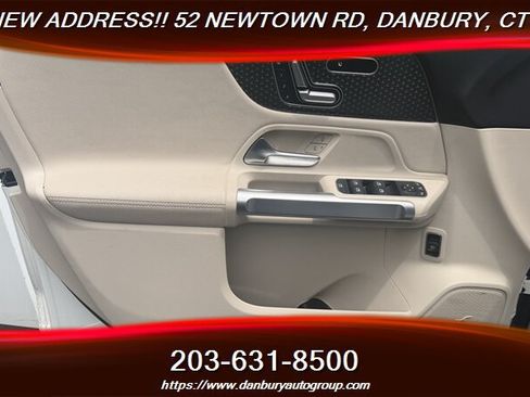 Used 2025 Mercedes-Benz GLB 250 4MATIC image 10