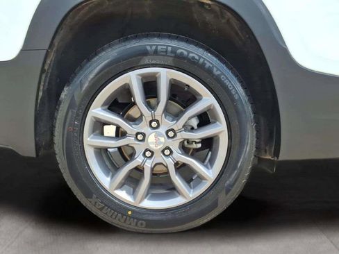 Used 2024 GMC Terrain SLT image 20