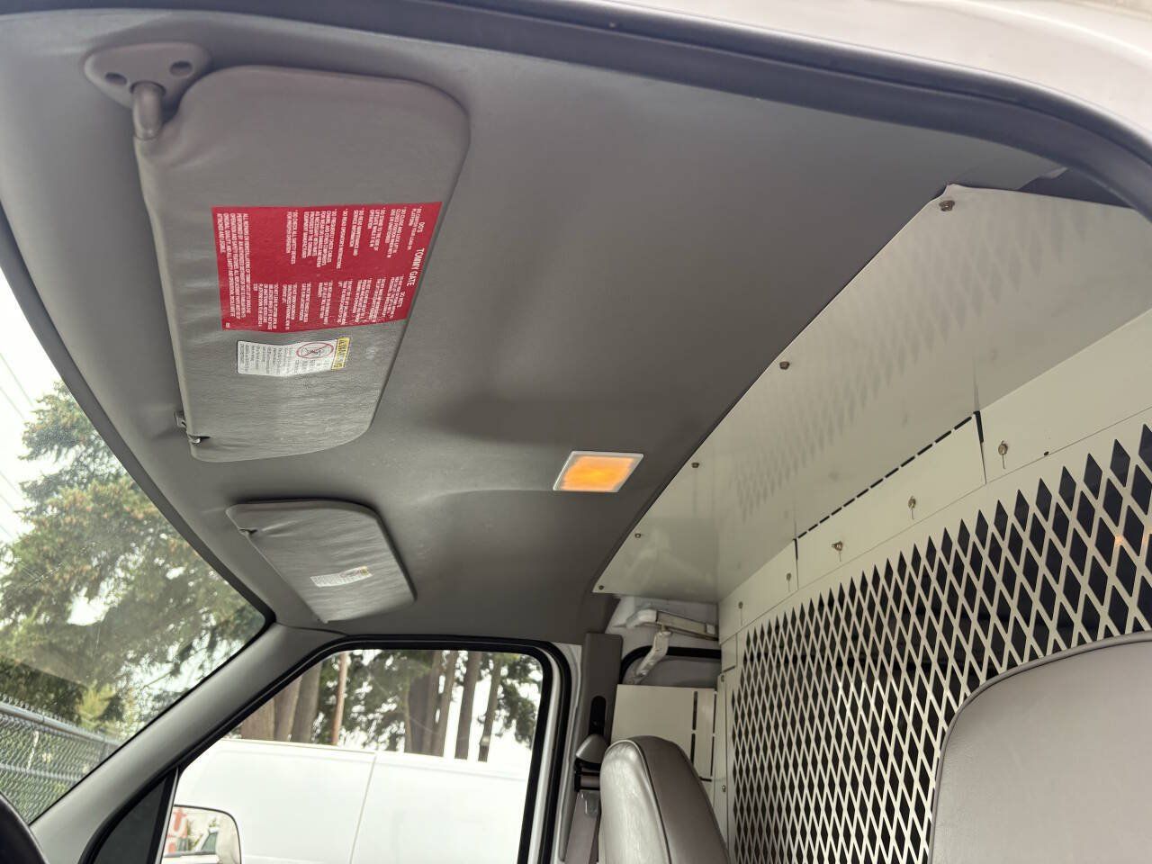 Used 1999 Ford E-150 and Econoline 150 RWD image 14