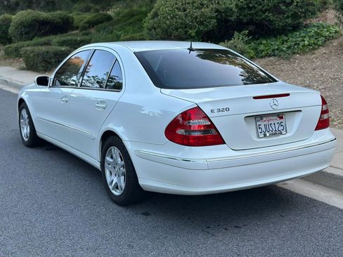 Used 2005 Mercedes-Benz E 320 Sedan image 3
