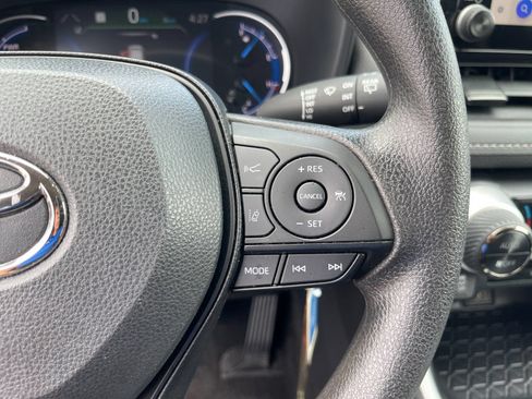 Used 2025 Toyota RAV4 LE AWD/4WD image 27