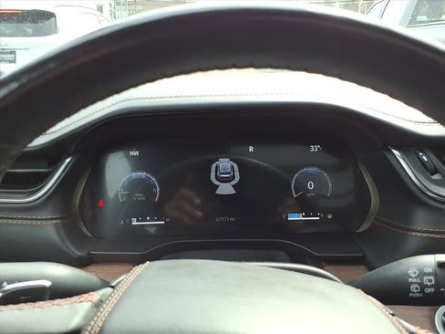 Used 2022 Jeep Grand Cherokee L Summit w/ Luxury Tech Group V image 18