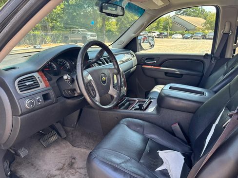 Used 2012 Chevrolet Tahoe LTZ RWD image 11