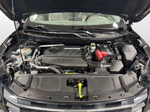 Used 2025 Nissan Rogue SV image 11