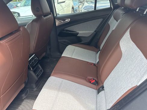 Certified 2023 Volkswagen ID.4 Pro image 13